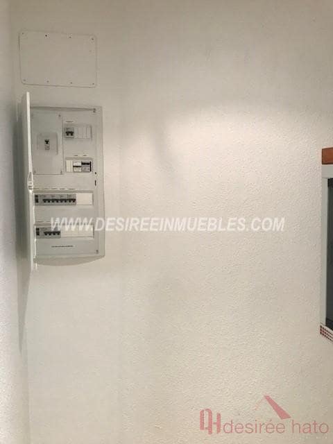 Bureau de 7 chambres à louer à Valence ville - 1 700 € (Ref: 9216610)