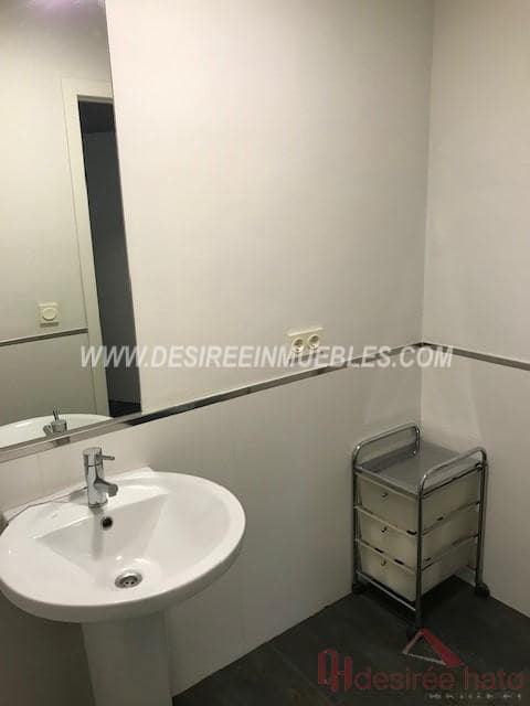 Bureau de 7 chambres à louer à Valence ville - 1 700 € (Ref: 9216610)