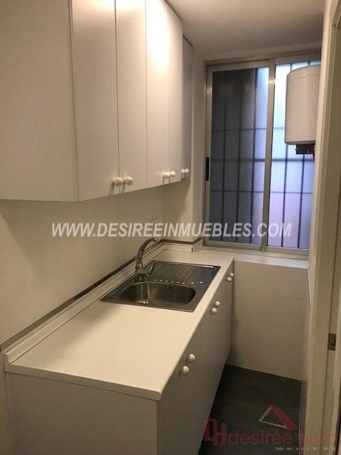 Bureau de 7 chambres à louer à Valence ville - 1 700 € (Ref: 9216610)