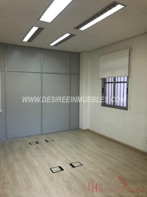 Bureau de 7 chambres à louer à Valence ville - 1 700 € (Ref: 9216610)