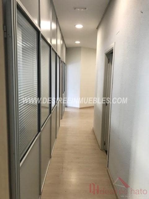 Bureau de 7 chambres à louer à Valence ville - 1 700 € (Ref: 9216610)