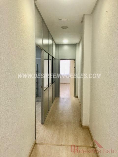 Bureau de 7 chambres à louer à Valence ville - 1 700 € (Ref: 9216610)