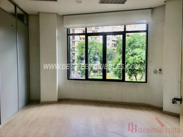 Bureau de 7 chambres à louer à Sant Francesc, Valence ville - 1 700 € (Ref: 9216610)