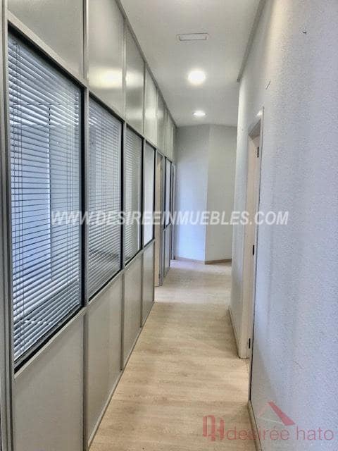 Bureau de 7 chambres à louer à Valence ville - 1 700 € (Ref: 9216610)