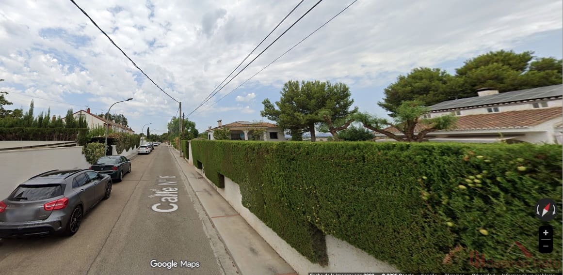 4 quarto Moradia para venda em La Pobla de Vallbona com piscina garagem - 265 000 € (Ref: 9279817)