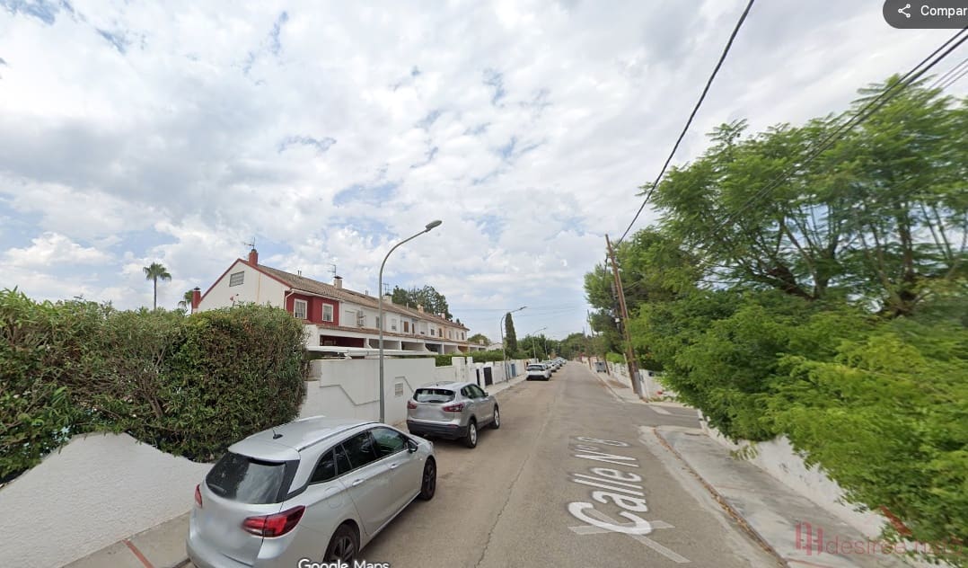 4 quarto Moradia para venda em La Pobla de Vallbona com piscina garagem - 265 000 € (Ref: 9279817)