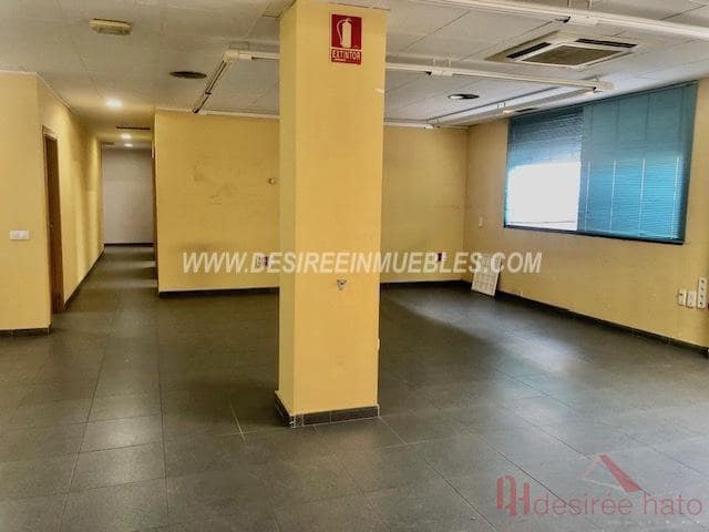 7 soverom Kommersiell til leie i Valencia by - € 2 400 (Ref: 9294079)