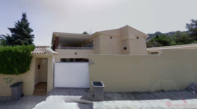 Villa til salg i Chiva med swimmingpool - € 230.100 (Ref: 9309417)