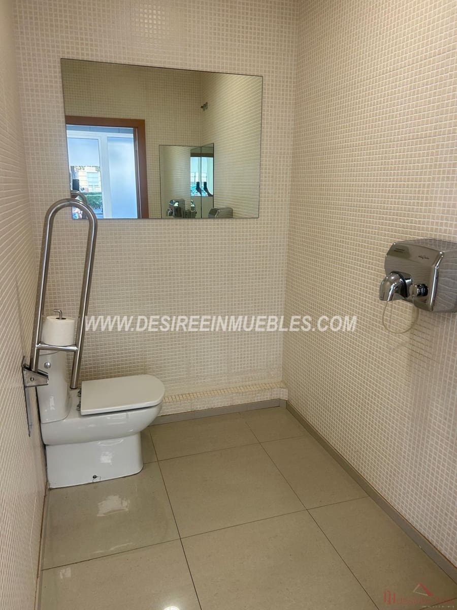 1 slaapkamer Commercieel te huur in Valencia stad - € 1.100 (Ref: 9319976)