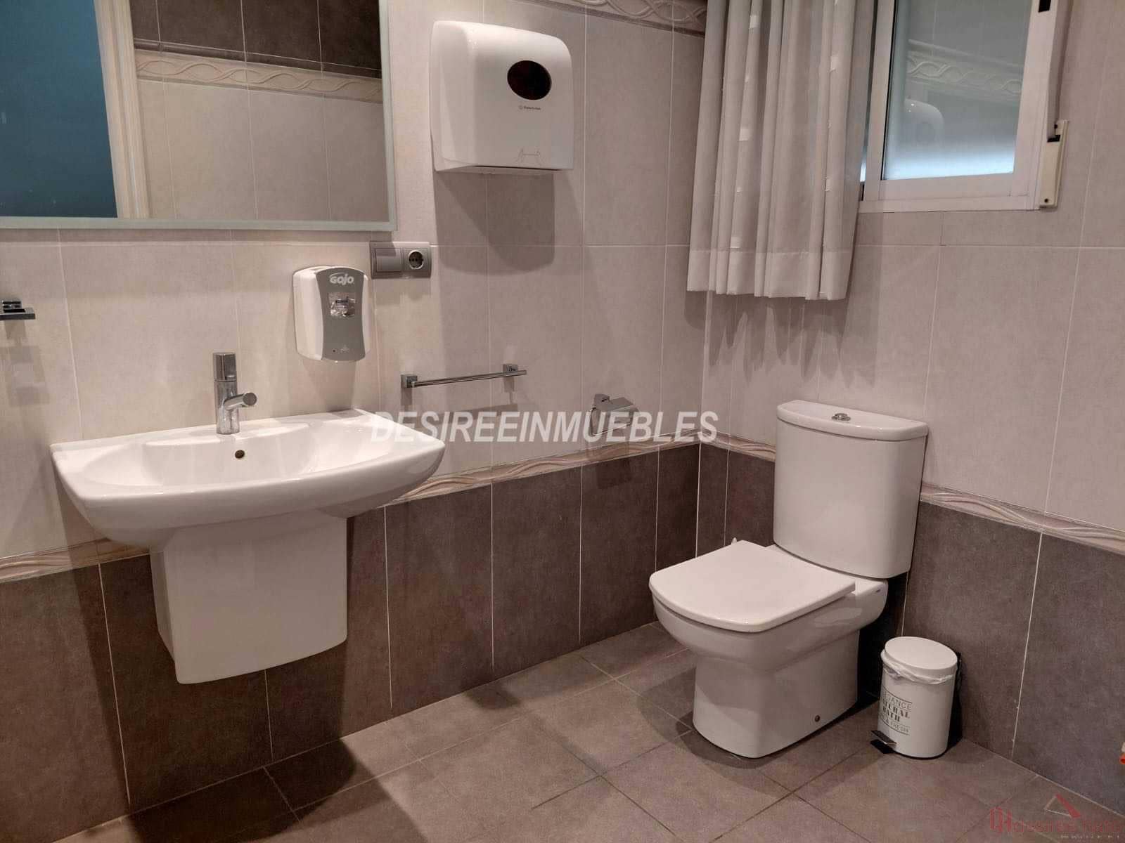 7 bedroom Office for rent in Valencia city - € 2,200 (Ref: 9438908)