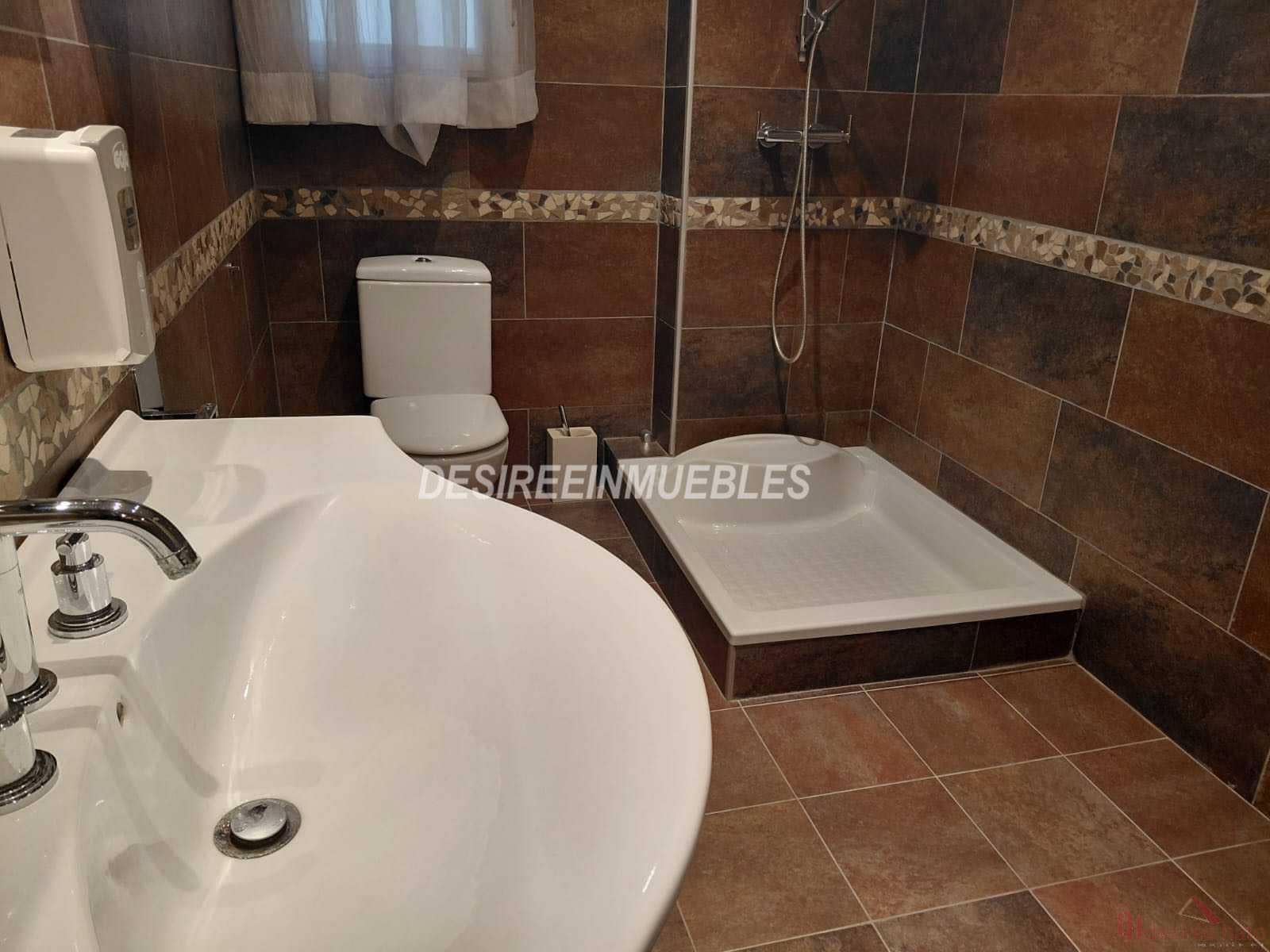 7 bedroom Office for rent in Valencia city - € 2,200 (Ref: 9438908)