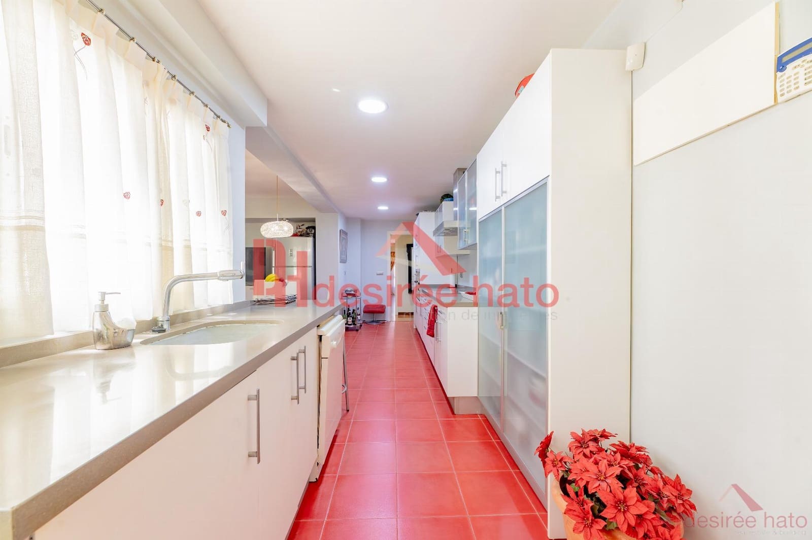 5 bedroom Flat for sale in Valencia city with garage - € 1,100,000 (Ref: 9448488)