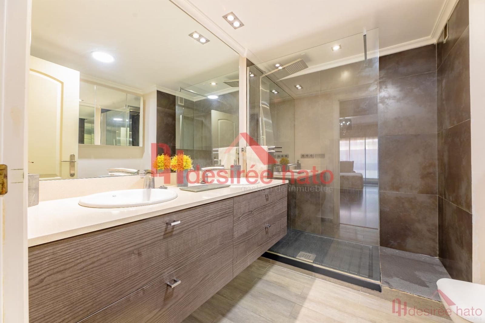 5 bedroom Flat for sale in Valencia city with garage - € 1,100,000 (Ref: 9448488)