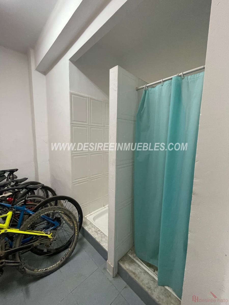 5 bedroom Office for sale in Valencia city - € 260,000 (Ref: 9488004)