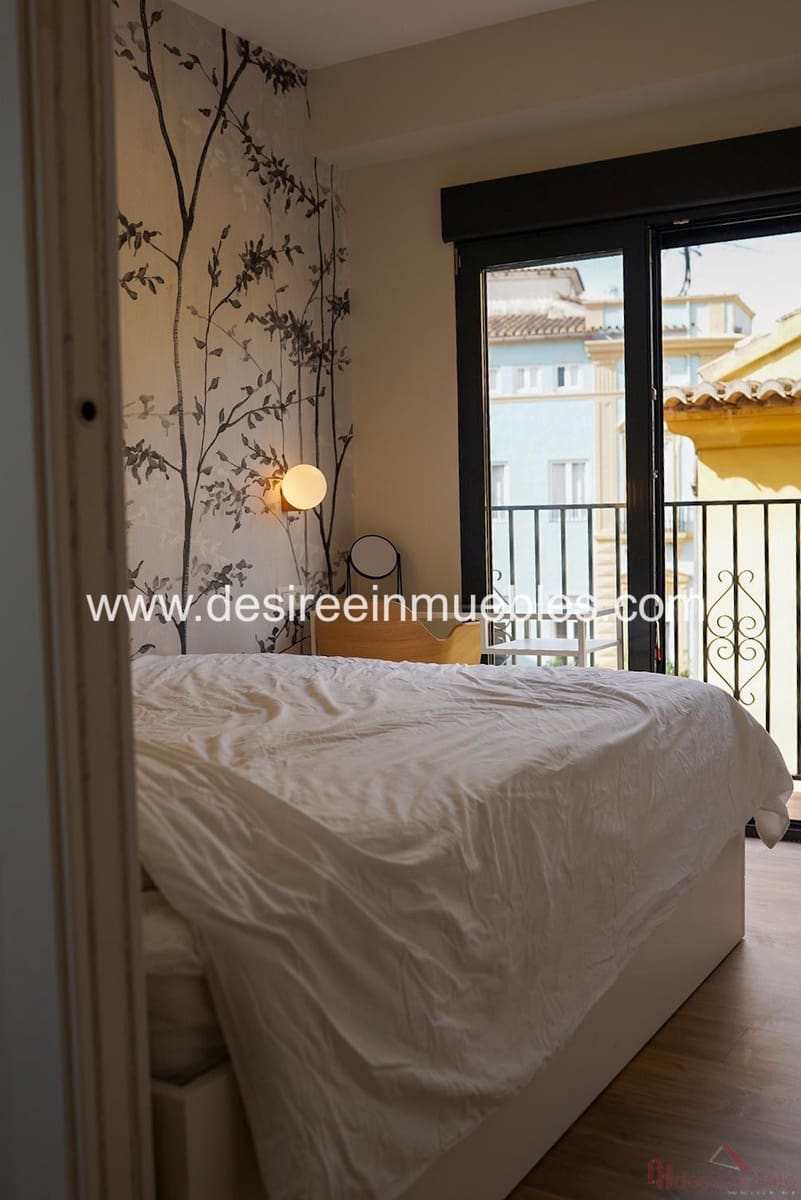 2 bedroom Penthouse for rent in Valencia city - € 2,100 (Ref: 9500904)