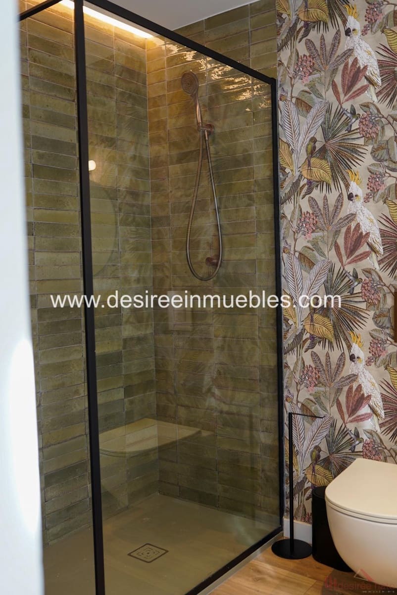 2 bedroom Penthouse for rent in Valencia city - € 2,100 (Ref: 9500904)