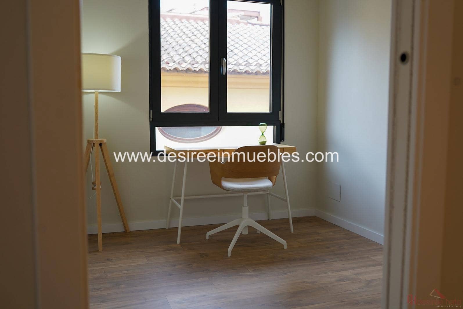 2 bedroom Penthouse for rent in Valencia city - € 2,100 (Ref: 9500904)