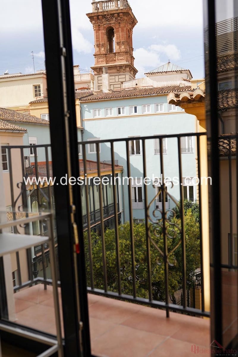 2 bedroom Penthouse for rent in Valencia city - € 2,100 (Ref: 9500904)