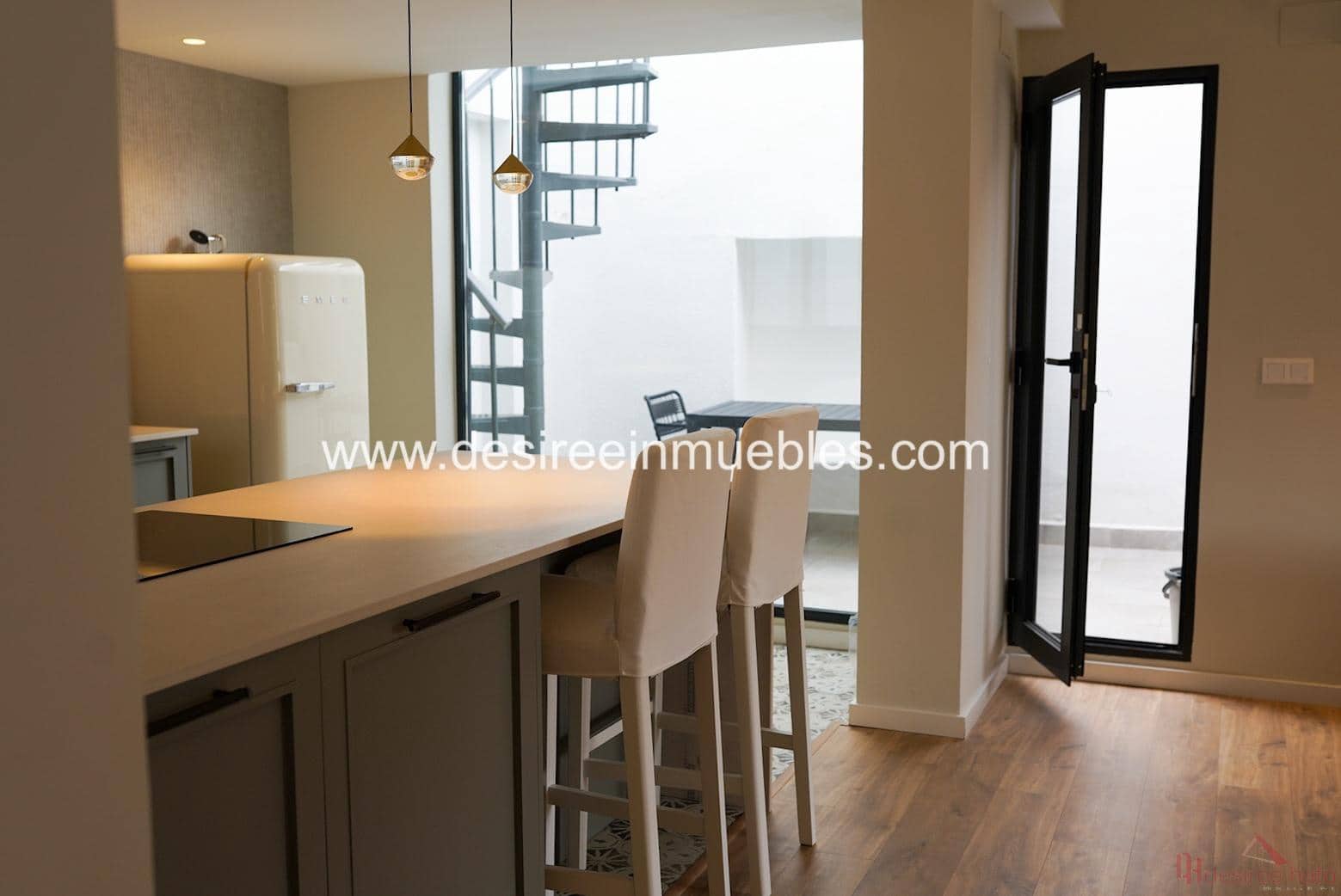 2 bedroom Penthouse for rent in Valencia city - € 2,100 (Ref: 9500904)