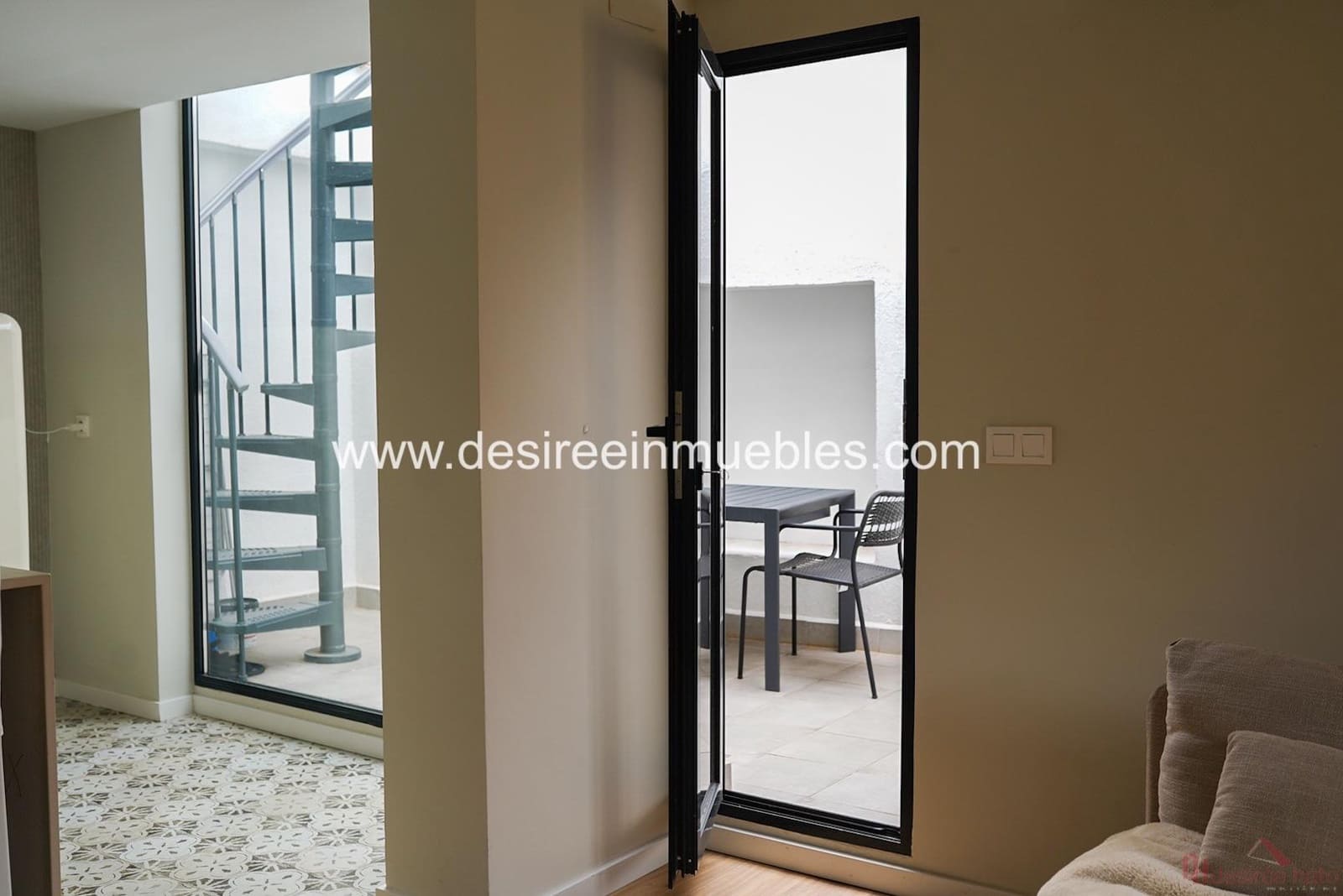 2 bedroom Penthouse for rent in Valencia city - € 2,100 (Ref: 9500904)