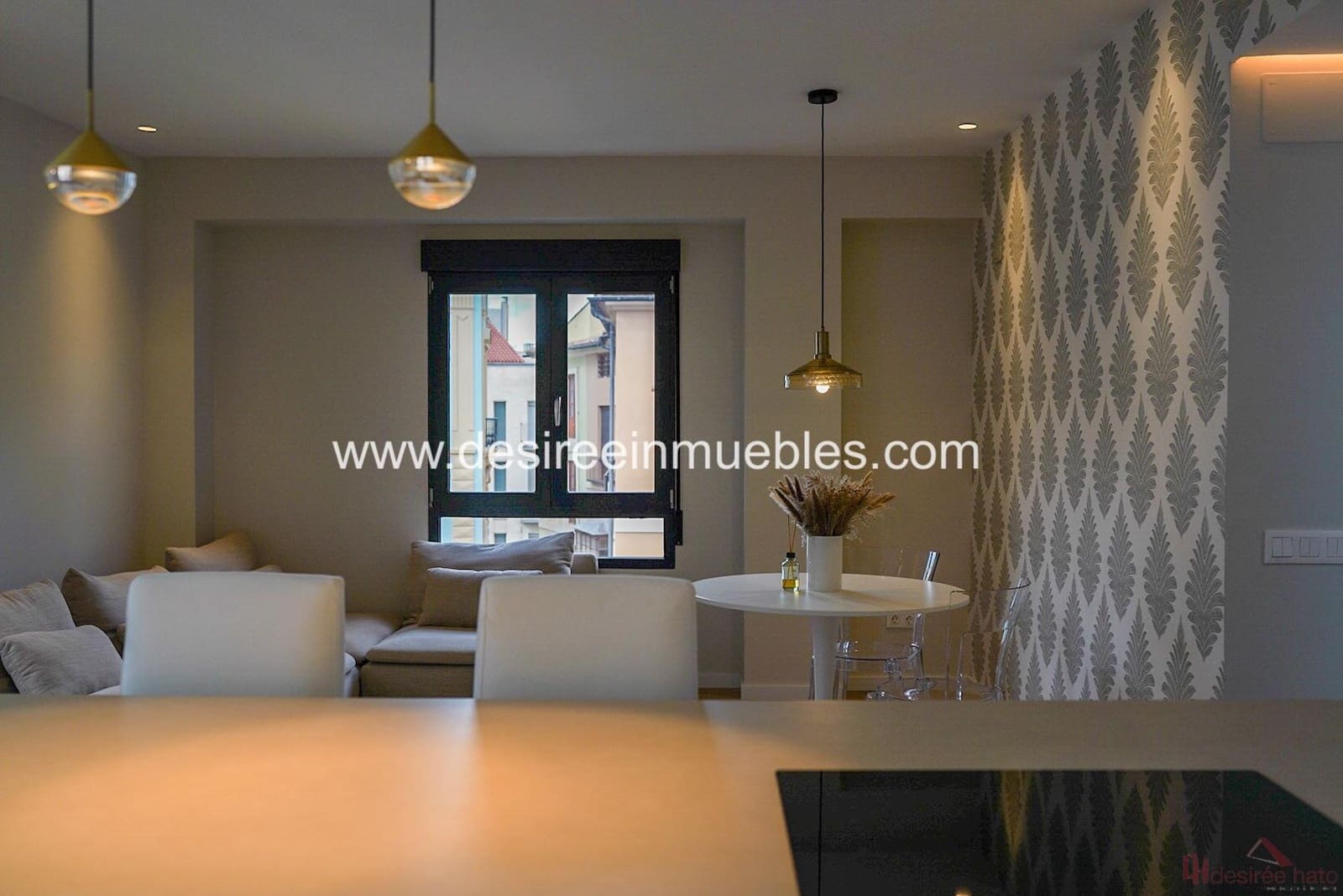 2 bedroom Penthouse for rent in Valencia city - € 2,100 (Ref: 9500904)