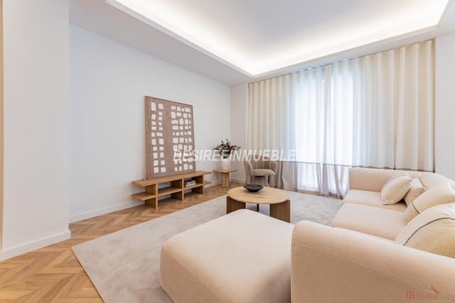 Piso de 3 habitaciones en Sant Francesc, València ciudad en venta - 946.000 € (Ref: 9593280)