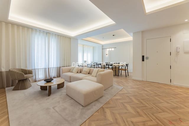 Piso de 3 habitaciones en Sant Francesc, València ciudad en venta - 946.000 € (Ref: 9593280)