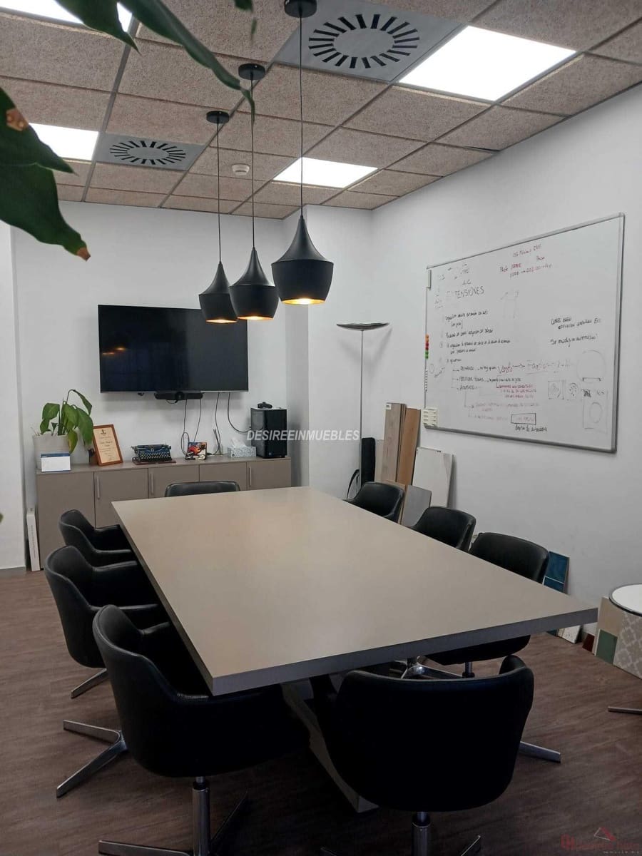 5 quarto Escritório para arrendar em Valencia cidade - 2 500 € (Ref: 9608210)
