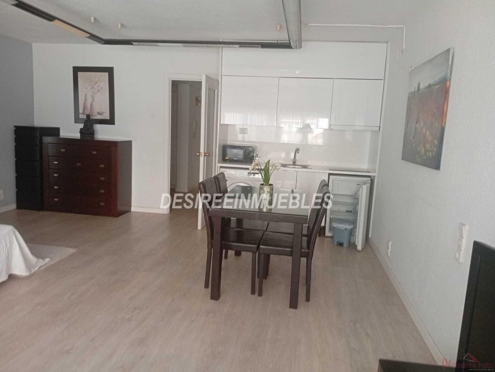 Studio for rent in Valencia city - € 1,200 (Ref: 9652178)
