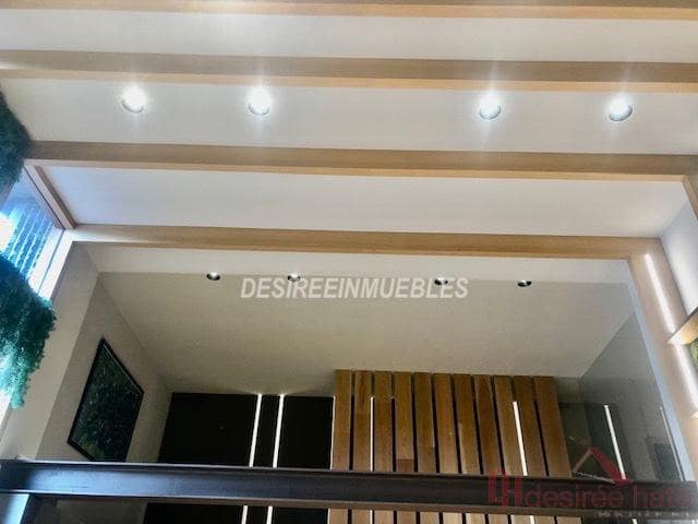 Commercieel te koop in Valencia stad - € 400.000 (Ref: 9669436)