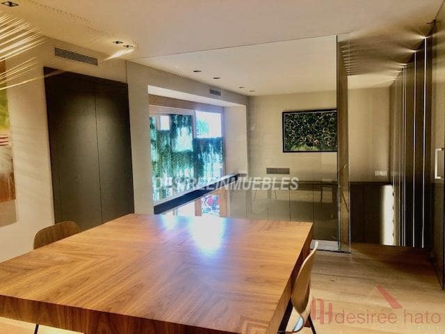 Commercieel te koop in Valencia stad - € 400.000 (Ref: 9669436)