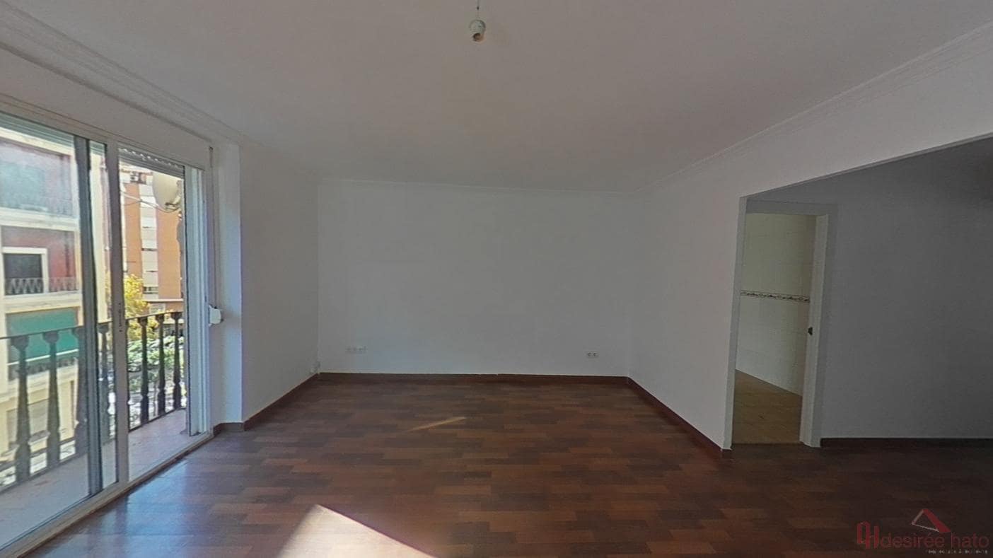 Piso de 2 habitaciones en València ciudad en venta - 219.000 € (Ref: 9726178)