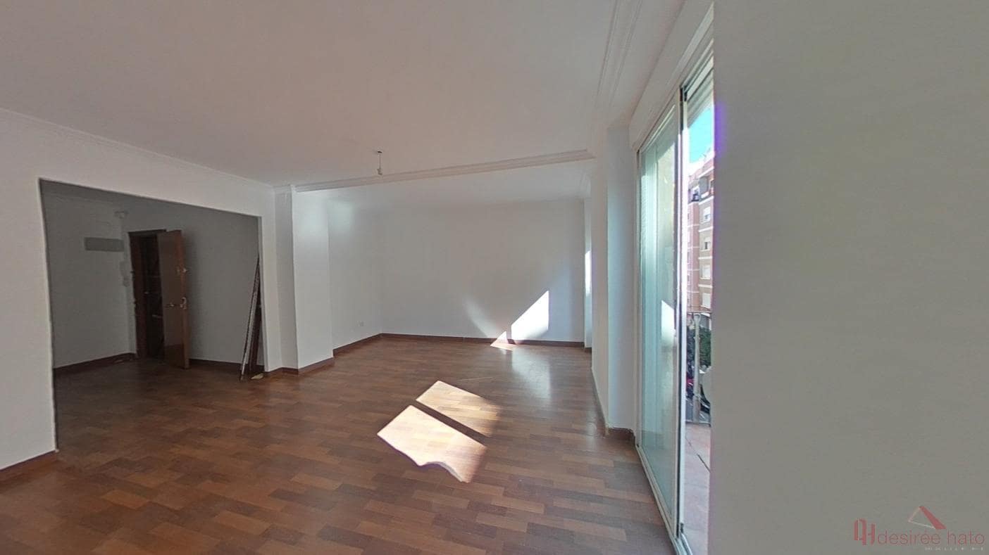 Piso de 2 habitaciones en València ciudad en venta - 219.000 € (Ref: 9726178)