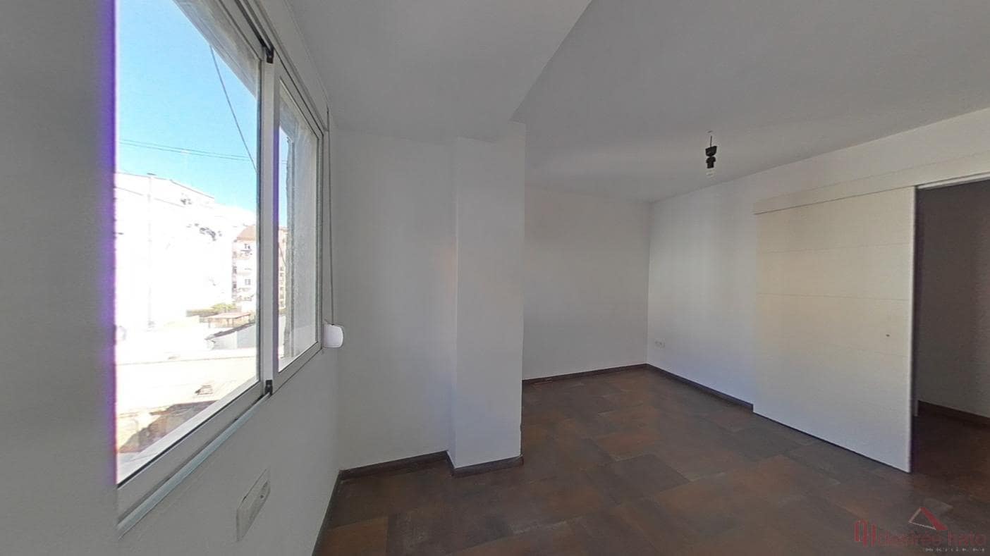 Piso de 2 habitaciones en València ciudad en venta - 219.000 € (Ref: 9726178)