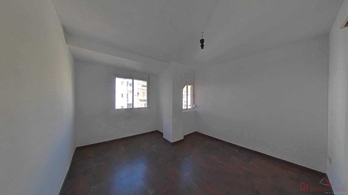 Piso de 2 habitaciones en València ciudad en venta - 219.000 € (Ref: 9726178)