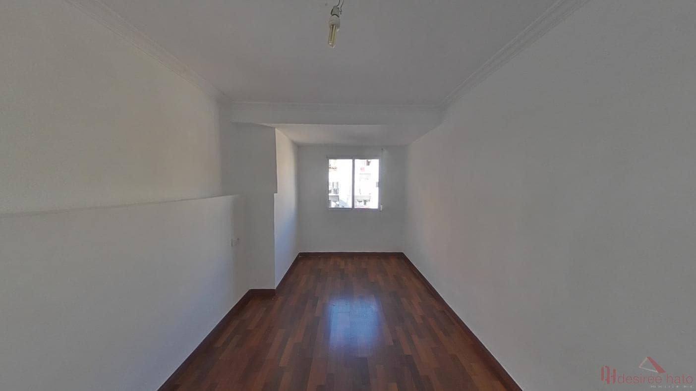 Piso de 2 habitaciones en València ciudad en venta - 219.000 € (Ref: 9726178)