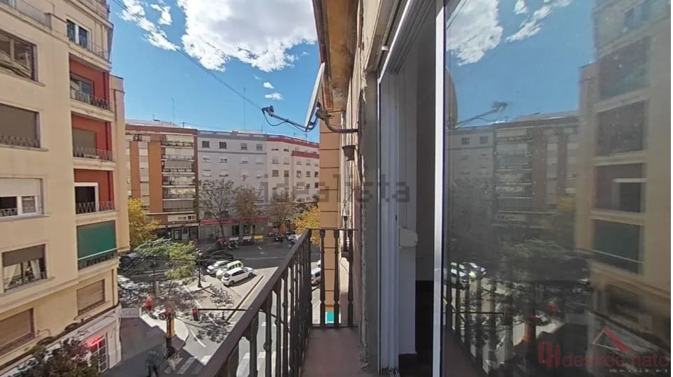 Piso de 2 habitaciones en València ciudad en venta - 219.000 € (Ref: 9726178)
