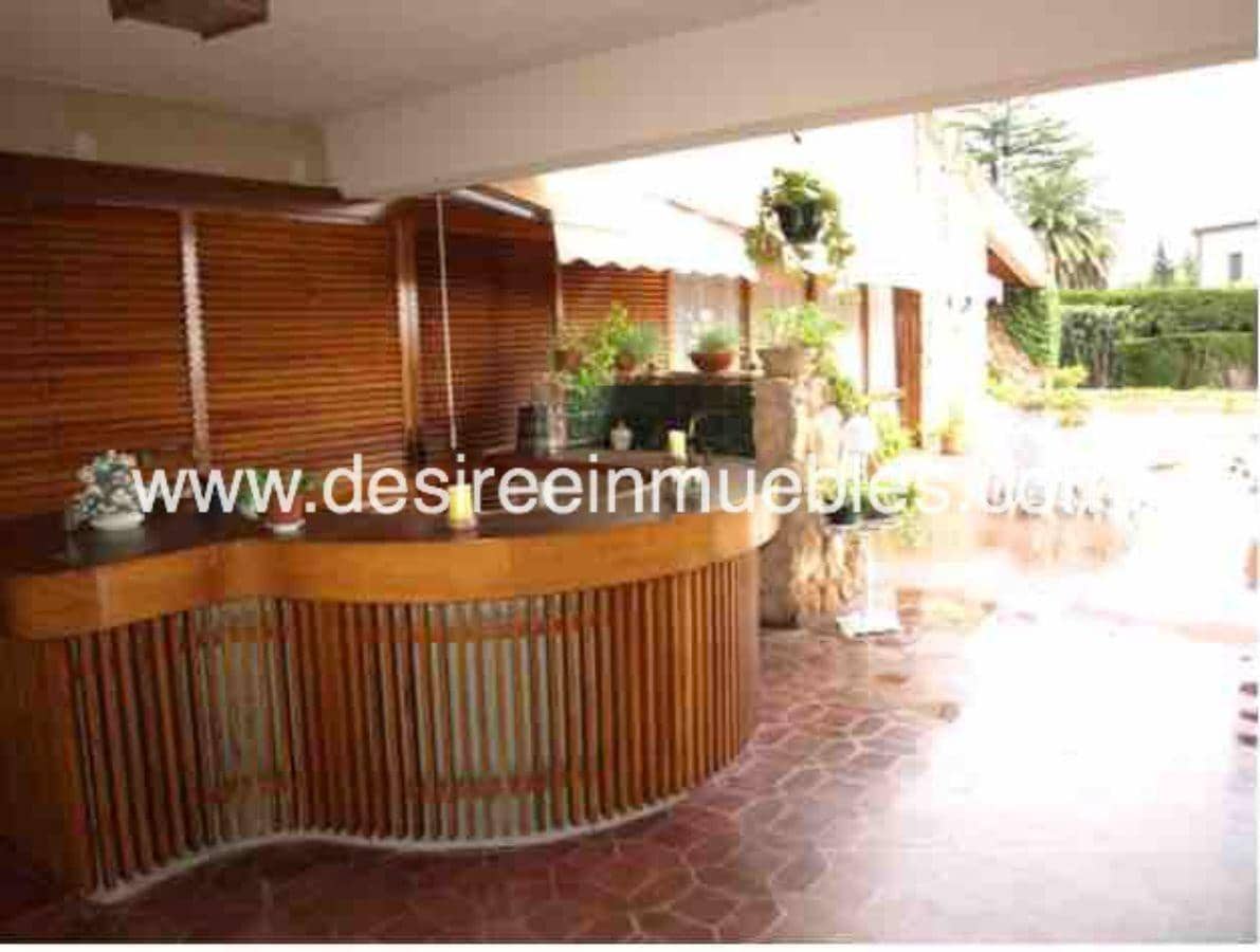 6 bedroom Villa for sale in Torrent with pool garage - € 1,700,000 (Ref: 9772477)