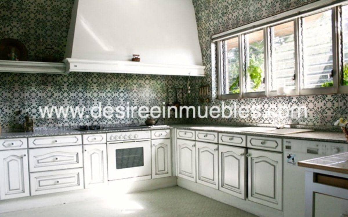 6 bedroom Villa for sale in Torrent with pool garage - € 1,700,000 (Ref: 9772477)