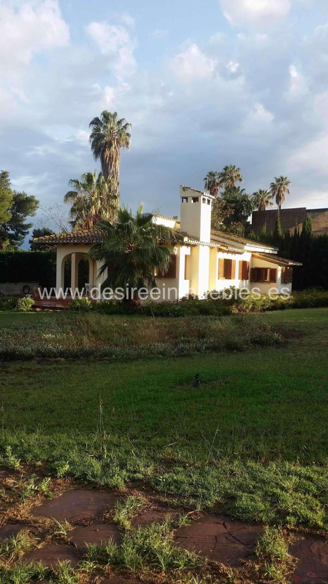 6 bedroom Villa for sale in Torrent with pool garage - € 1,700,000 (Ref: 9772477)