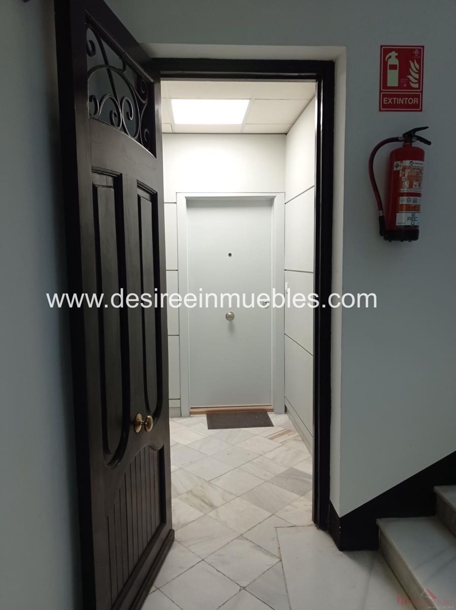 1 soveværelse Kontor til leje i Valencia by - € 2.450 (Ref: 9789813)