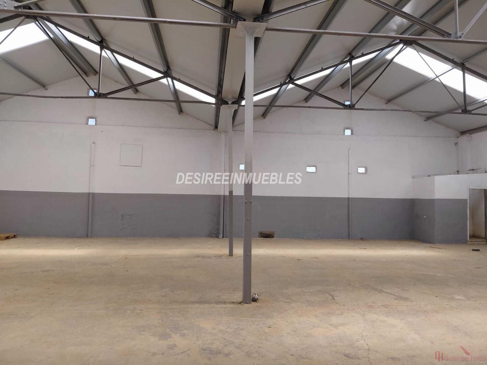 Local Commercial de 1 chambre à louer à Valence ville - 3 200 € (Ref: 9793705)