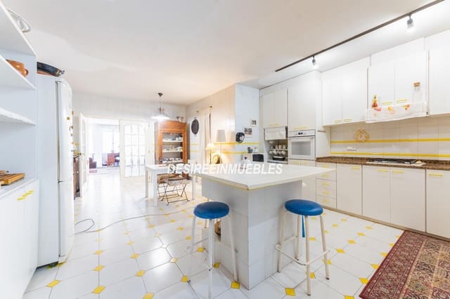 4 bedroom Flat for sale in El Mercat, Valencia city - € 950,000 (Ref: 9798408)