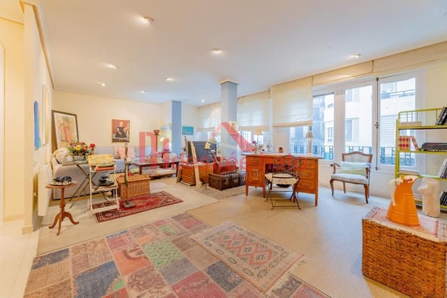 4 slaapkamer Flat te koop in El Mercat, Valencia stad - € 950.000 (Ref: 9798408)