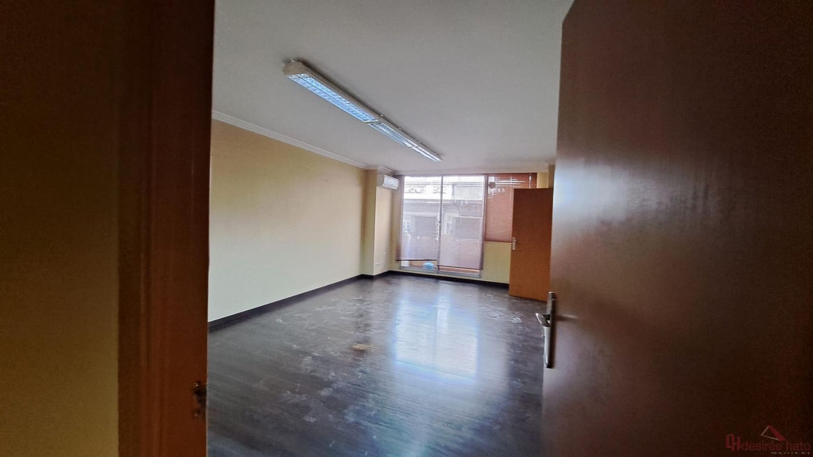 Bureau de 8 chambres à louer à Valence ville - 2 900 € (Ref: 9807285)