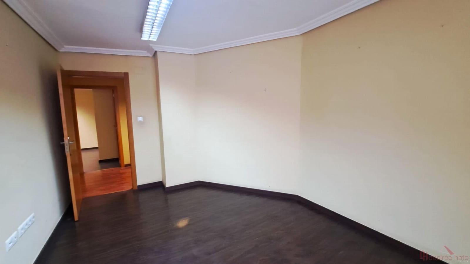 Bureau de 8 chambres à louer à Valence ville - 2 900 € (Ref: 9807285)