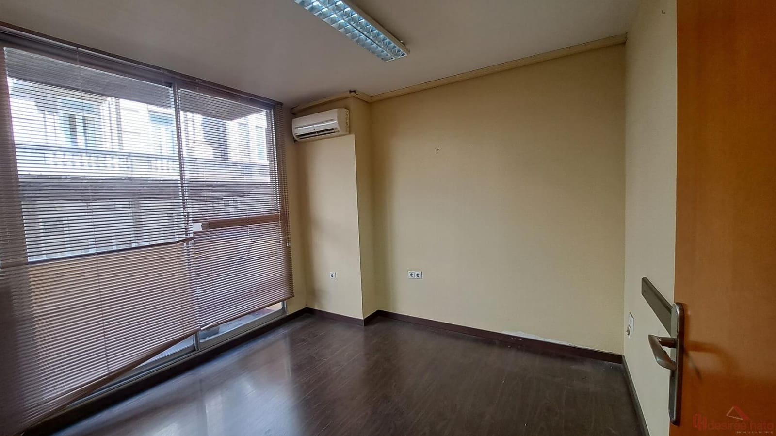 Bureau de 8 chambres à louer à Valence ville - 2 900 € (Ref: 9807285)