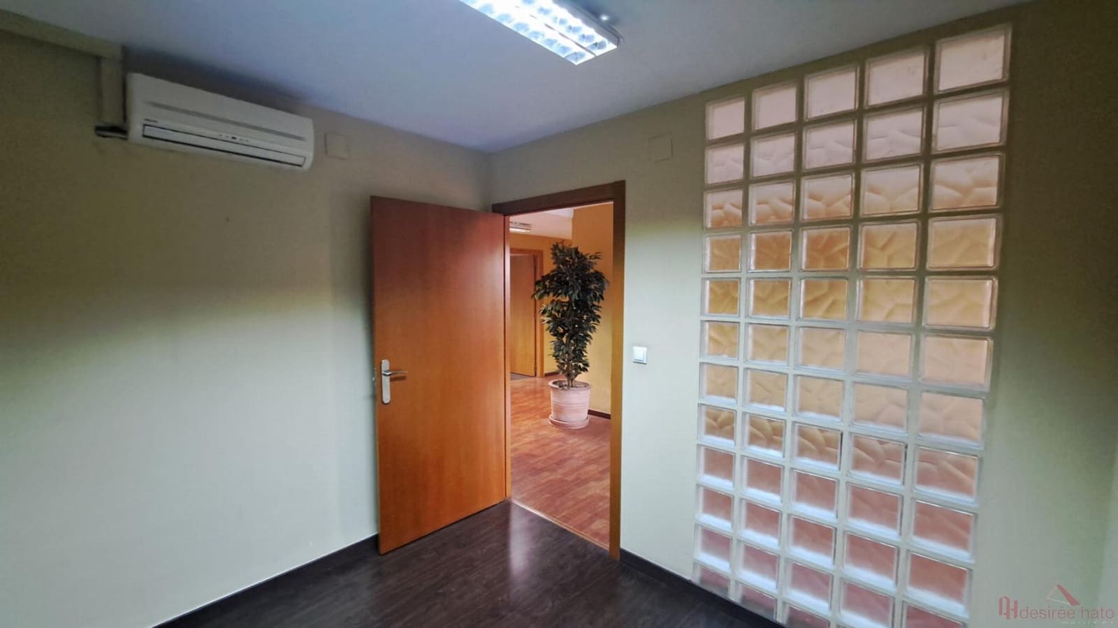 Bureau de 8 chambres à louer à Valence ville - 2 900 € (Ref: 9807285)