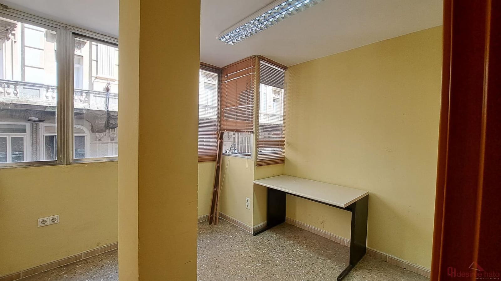 Bureau de 8 chambres à louer à Valence ville - 2 900 € (Ref: 9807285)