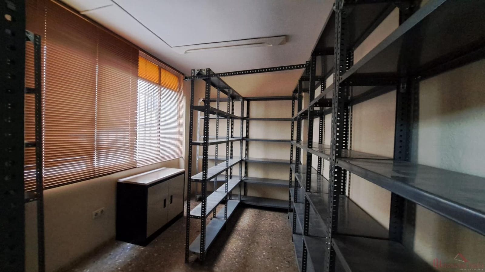 Bureau de 8 chambres à louer à Valence ville - 2 900 € (Ref: 9807285)